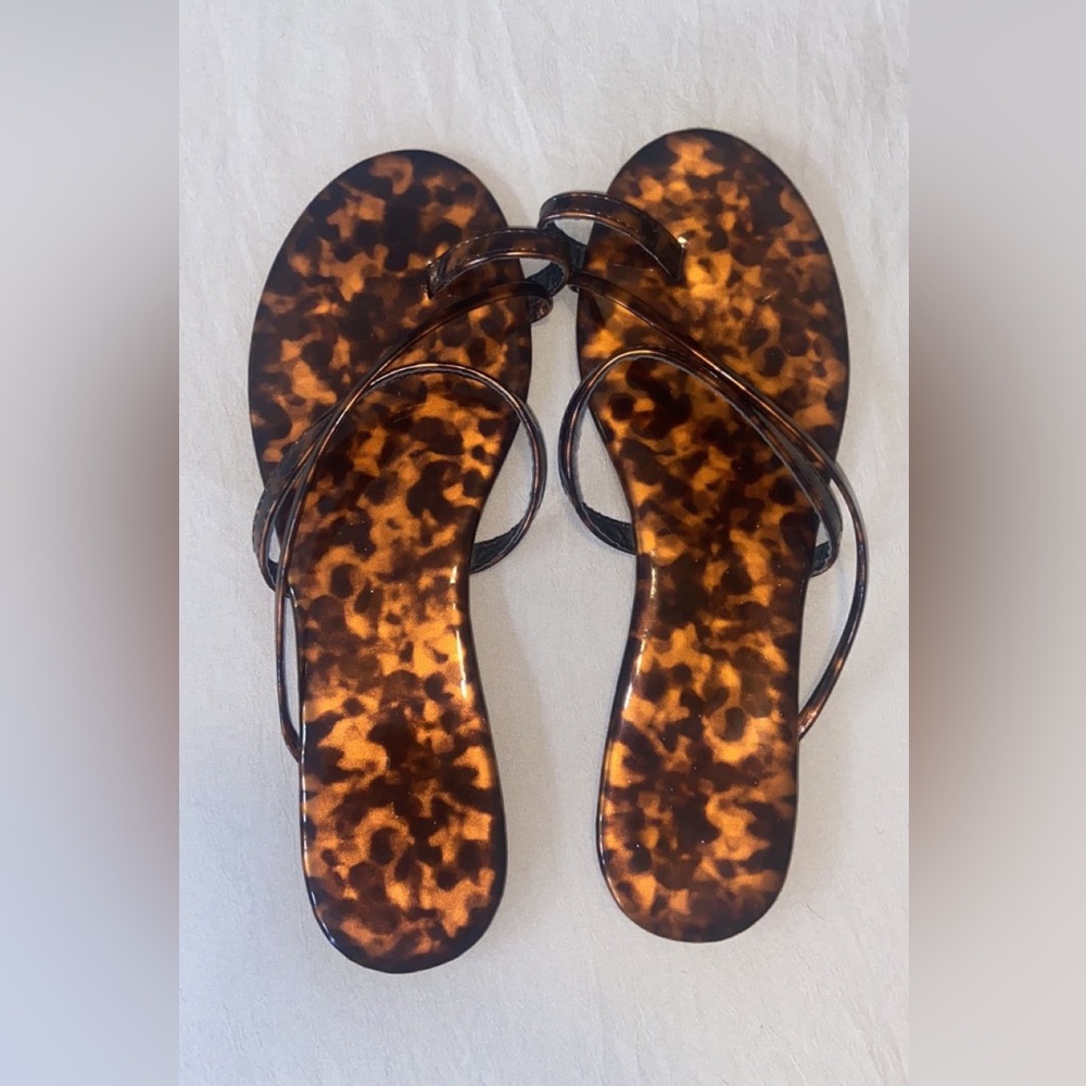 Fashionnova Leopard Toe Strap Flat Sandals